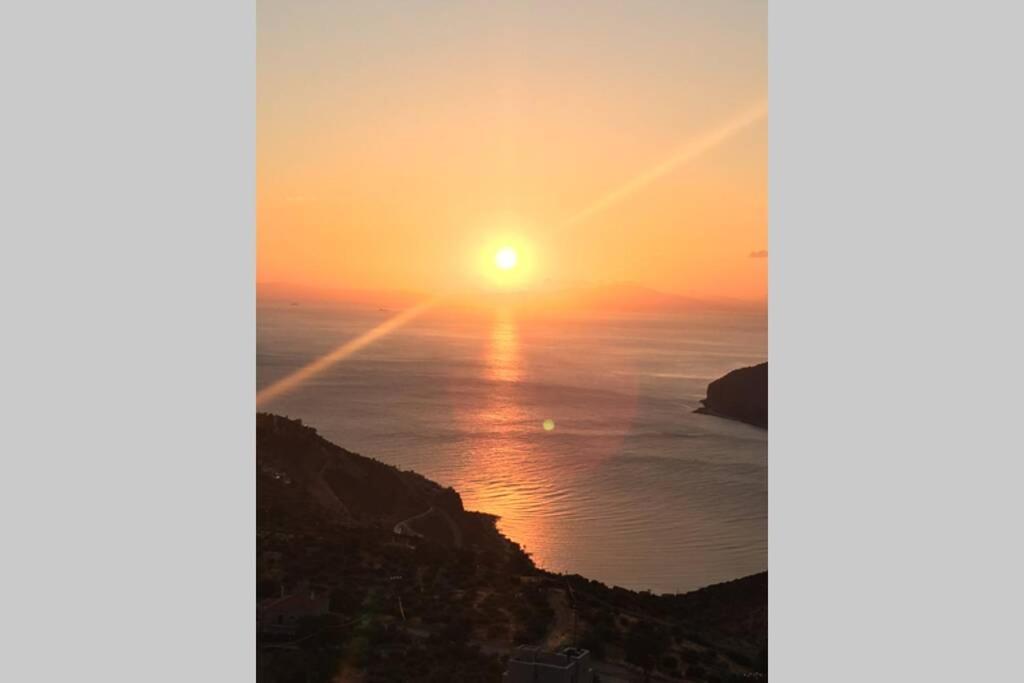 Πύργος Παραδοσιακός Με Μαγευτική Θέα - Villa Traditional Tower With Amazing Sea View Areopoli Esterno foto